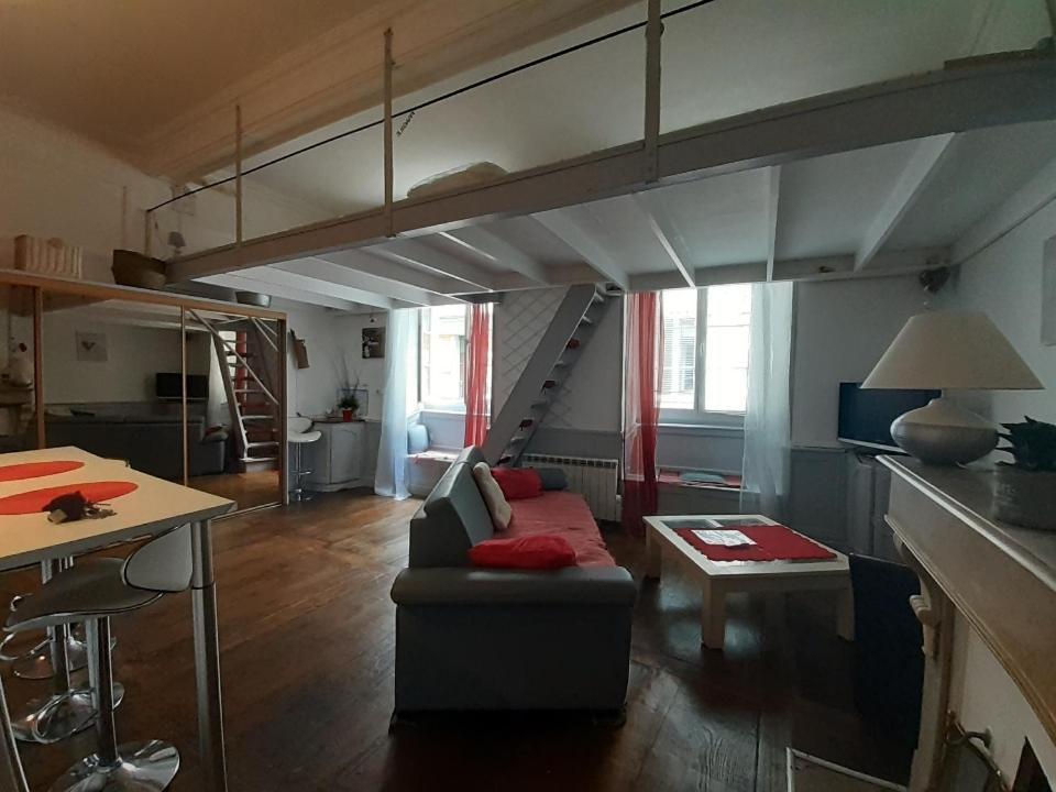 Coquet Studio En Mezzanine Nuit Pour 2 Personnes Saint-Girons (Ariege) Exterior foto