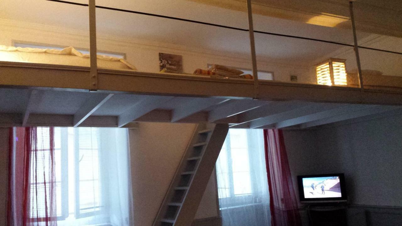 Coquet Studio En Mezzanine Nuit Pour 2 Personnes Saint-Girons (Ariege) Exterior foto