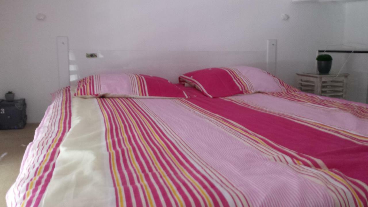 Coquet Studio En Mezzanine Nuit Pour 2 Personnes Saint-Girons (Ariege) Exterior foto